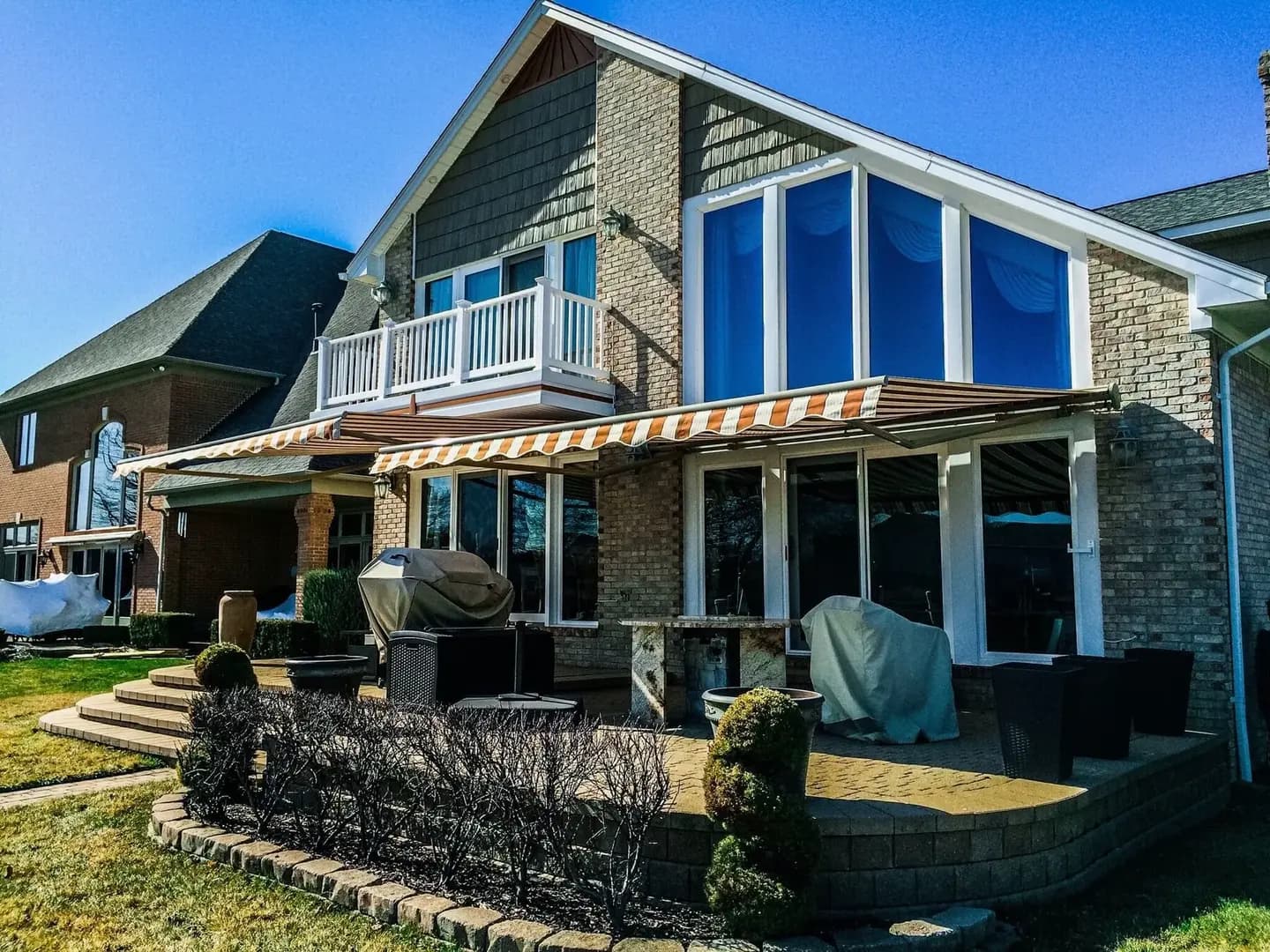 Motorized Retractable Awnings